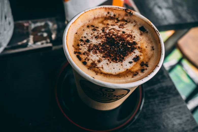 ウインナーコーヒーの美味しい飲み方