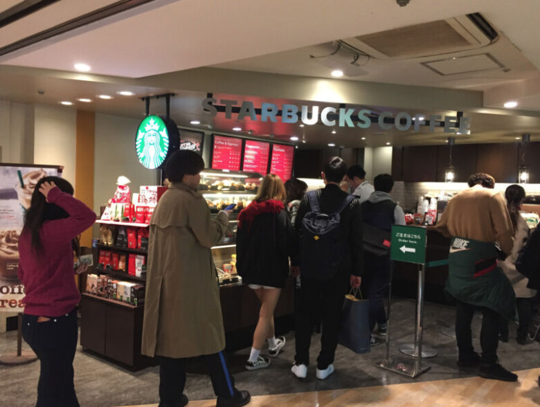 スタバ ルミネエスト新宿店