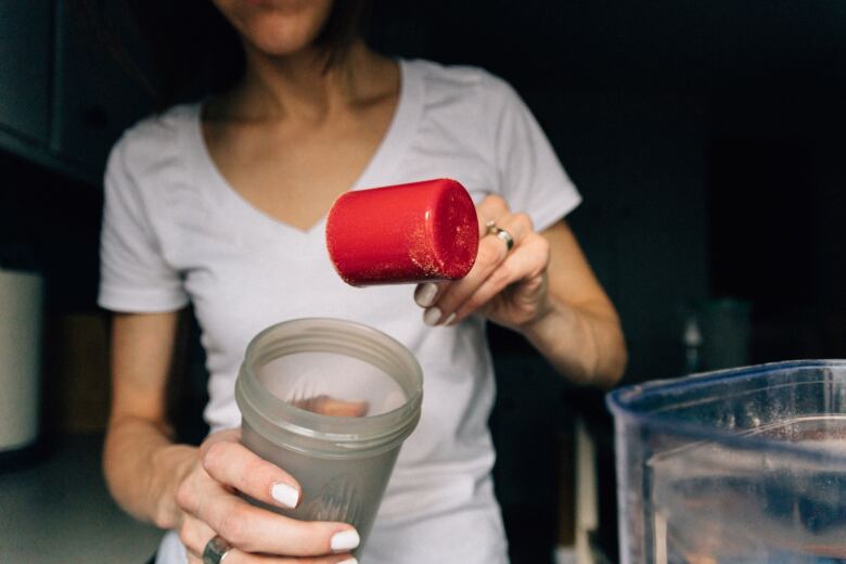 筋トレをする場合、コーヒーは何分前に飲むべきなのか