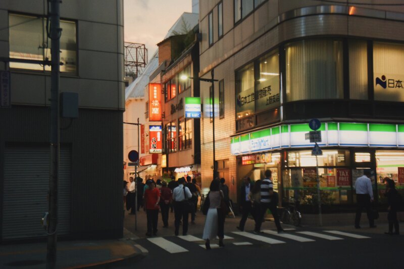 ファミマのカフェラテでひと時の癒しを！