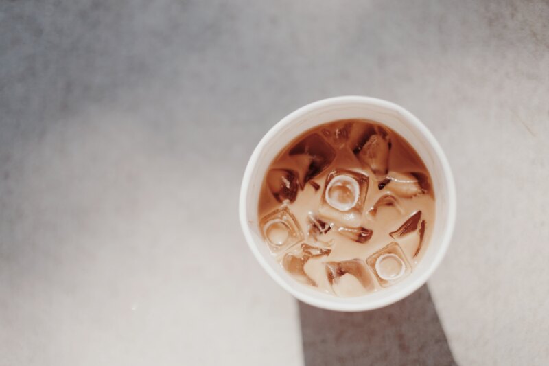 暑い夏にはコンビニのアイスコーヒーで決まり！