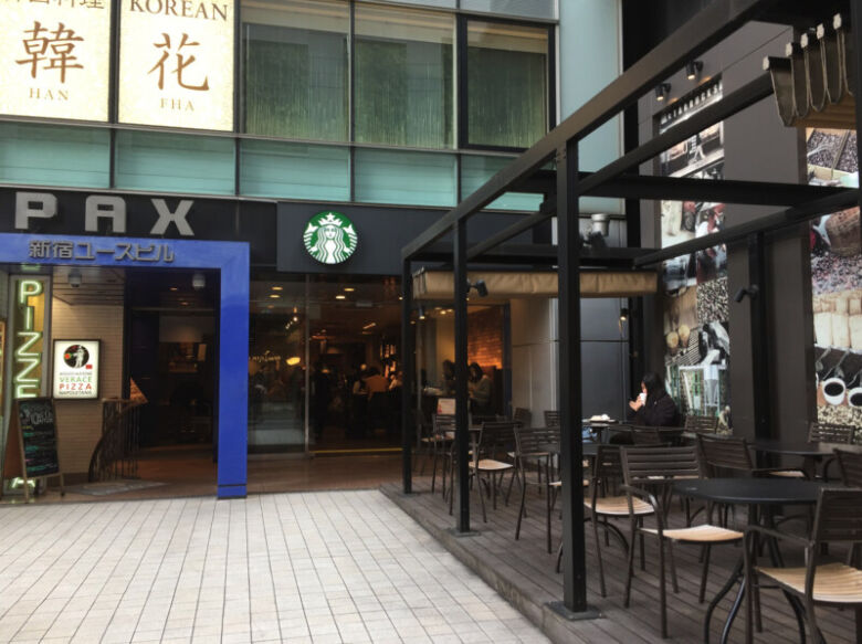 スタバ 新宿新南口店