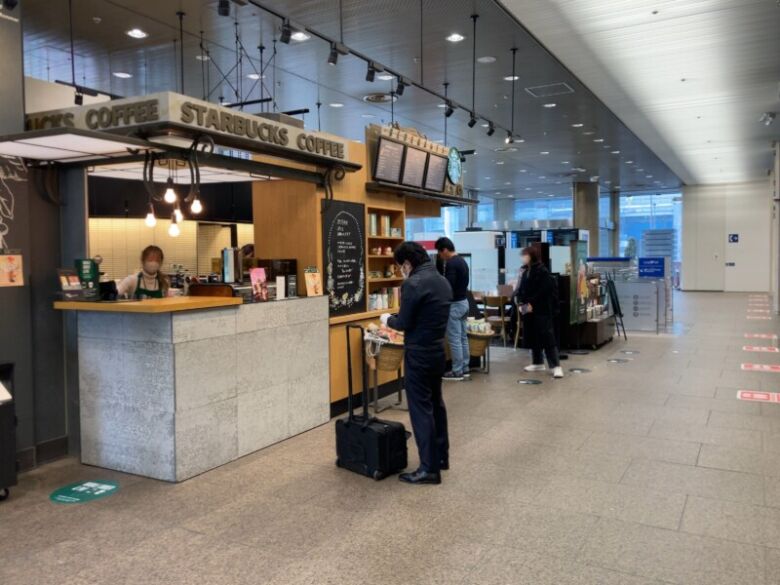  比較的空いてるビジネス街の落ち着いた店舗「渋谷クロスタワー店」