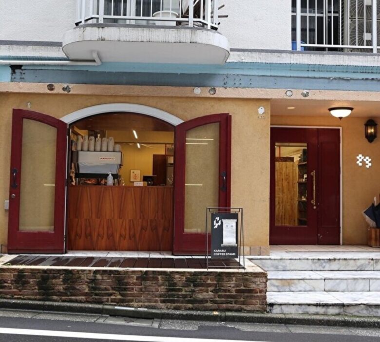 32.コーヒー以外も充実している「酒屋 花/コーヒースタンド 鳥」