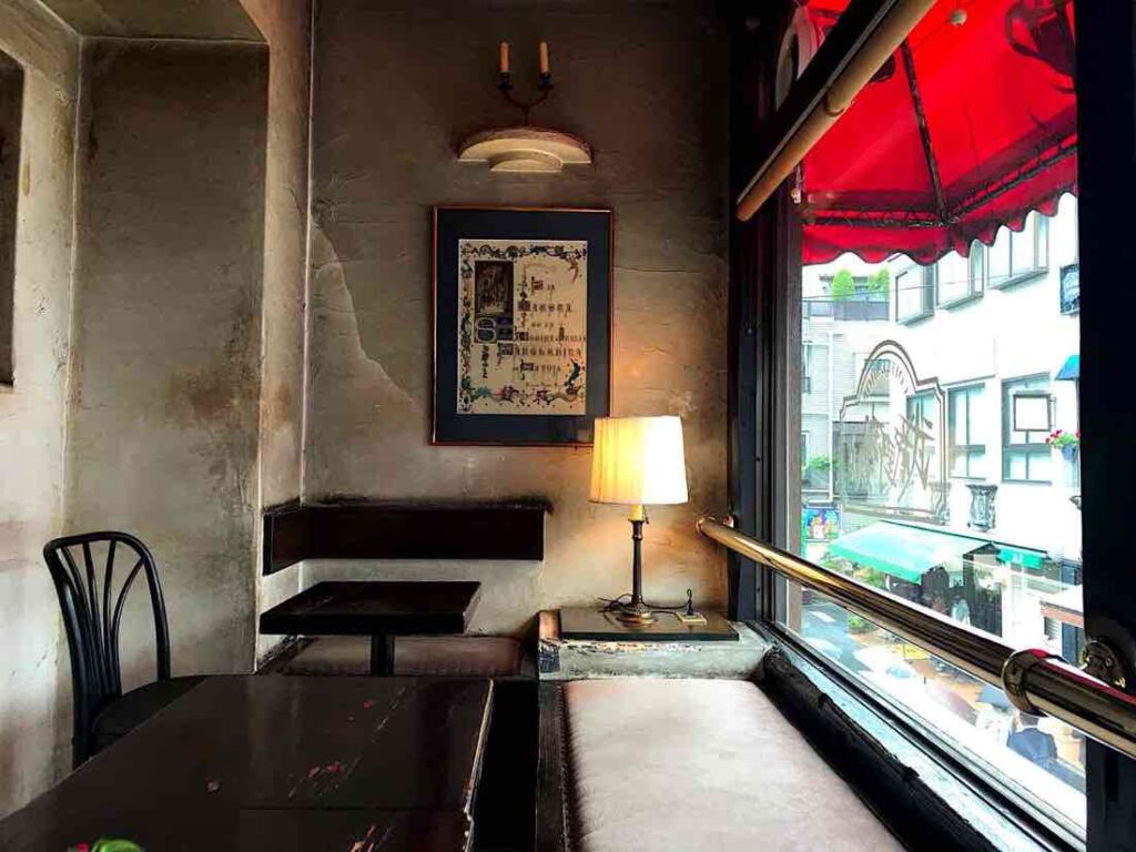 1. こだわりのネルドリップとスイーツが楽しめるカフェ「武蔵野珈琲店」