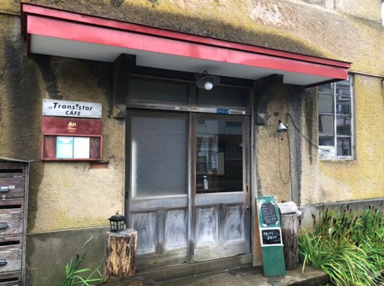 5. 築90年の古民家で味わう季節のパフェ「Transistor CAFE」