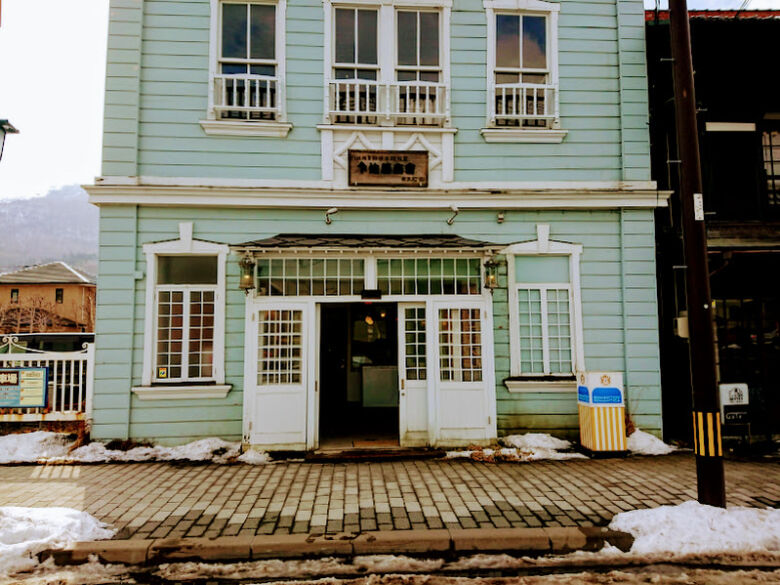 12. ロマロマの愛称で親しまれる大正期の建物「ロマンティコ ロマンティカ」