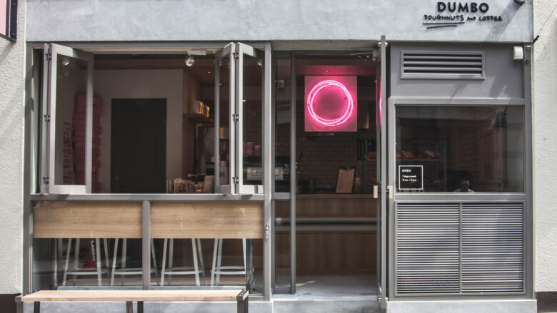 DUMBO DOUGHNUT AND COFFEE 麻布十番店の外観