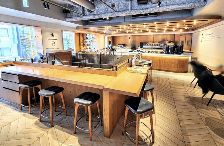 2. 日本初のコンセプトストア「銀座マロニエ通り店」