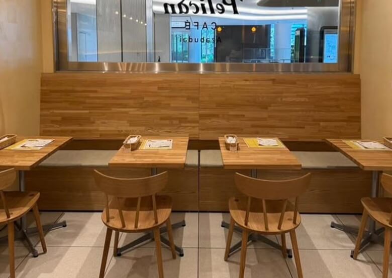 11. 昭和17年創業のパン屋が直営する「ペリカンカフェ」