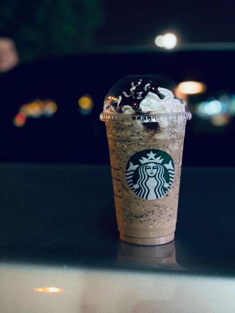 スタバ ダークモカフラペチーノのおすすめ人気カスタマイズ10選！無料＆有料で紹介