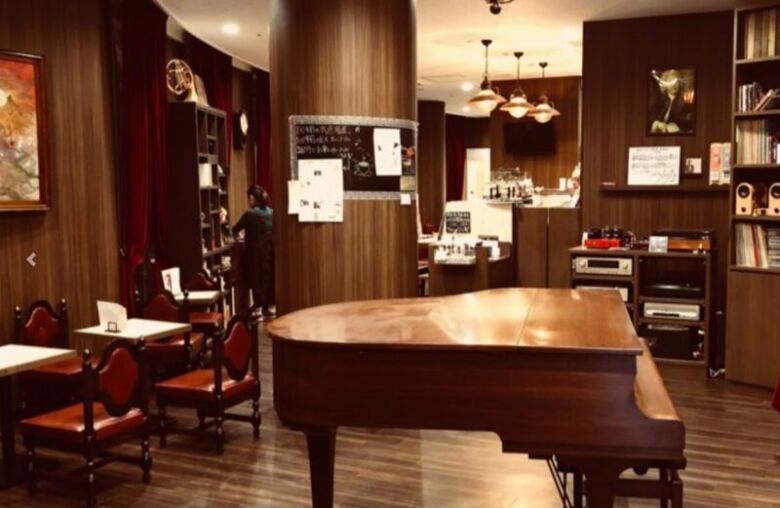 4. シックな空間で味わう喫茶店のコーヒー|珈琲の詩