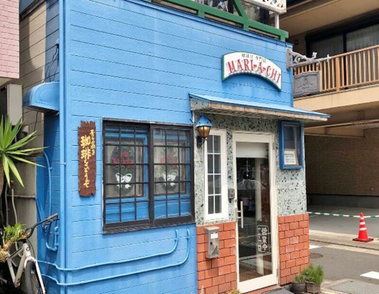 4. 自家焙煎豆が並ぶ珈琲専門店｜自家焙煎マリアッチ