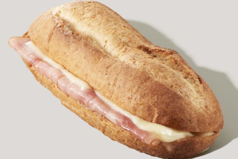 5. ドリンクは相性を考えて選びたい「ハム＆マリボーチーズ 石窯フィローネ」