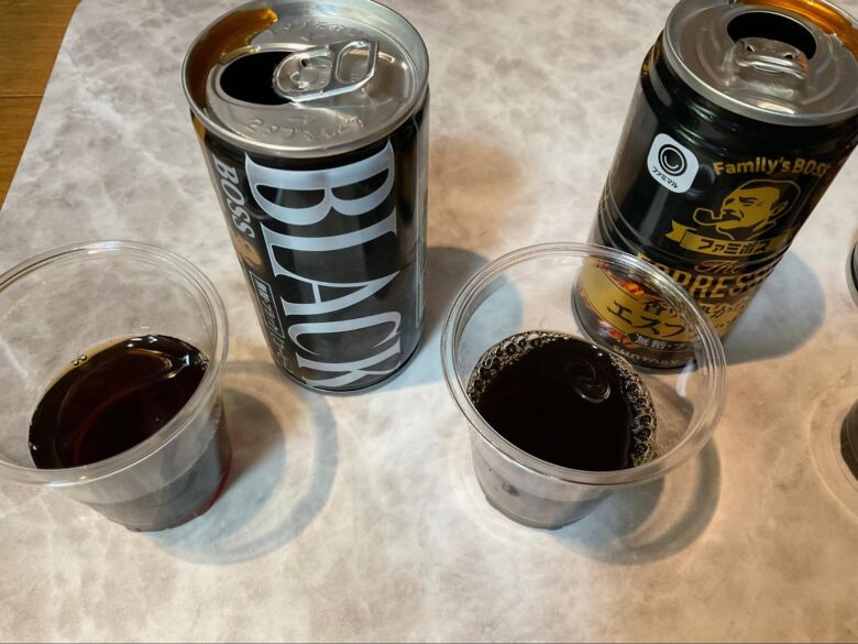 ボス無糖ブラックとFamily'sBOSSの色の違い
