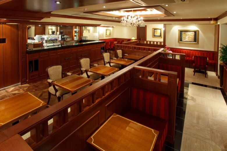 3. タカセ池袋本店 コーヒーラウンジ