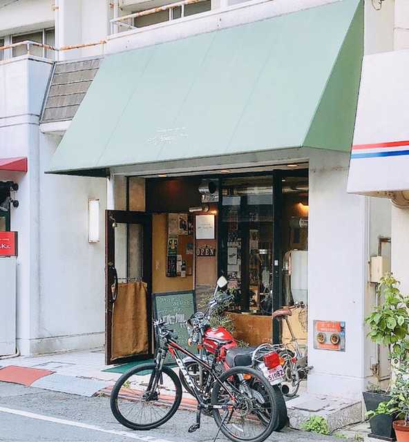 ファヴォニウス自家焙煎珈琲店の店舗