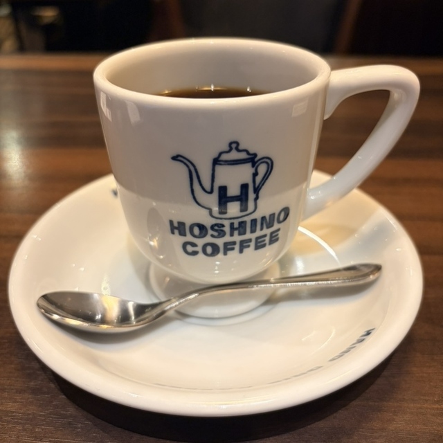 11. 炭火焙煎とソファ席で読書がはかどる「星乃珈琲店 横浜鶴屋町店」