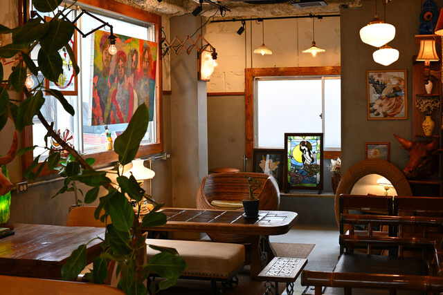 7. 自家焙煎の一杯でくつろげる「マーメイドコーヒーロースターズ 池袋本店」