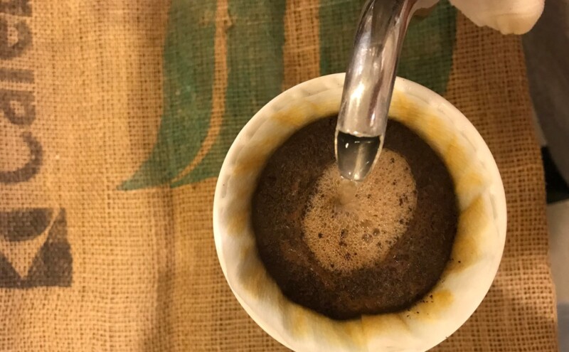 山下珈琲 cafe Brickの店内