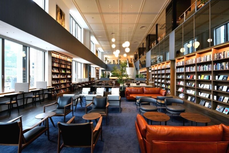 6. 時間課金だから追い出されない「SHARE LOUNGE TSUTAYA BOOKSTORE MARUNOUCHI」