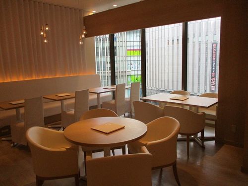 chano-ma 梅田 長居できるカフェ 店内