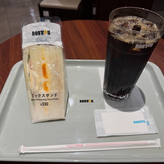 ドトールコーヒーショップ 大阪駅前第一ビル店 長居できるカフェ