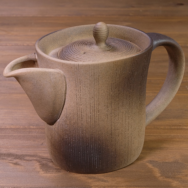 1. 常滑焼の上質な逸品「一心窯 焼締コーヒー急須 ソロ」