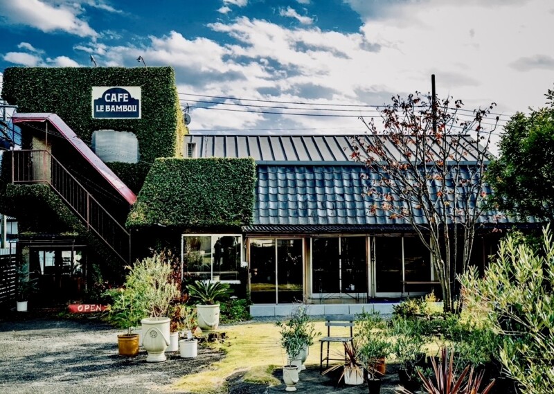 2. 蔦の絡まる古民家ガーデンカフェ「CAFE LE BAMBOU」
